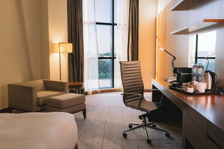 Room 5 of 90