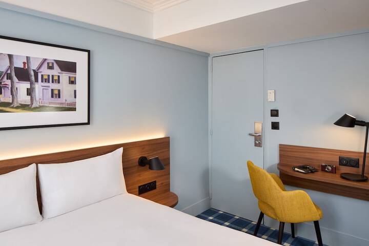 Room 13 of 36