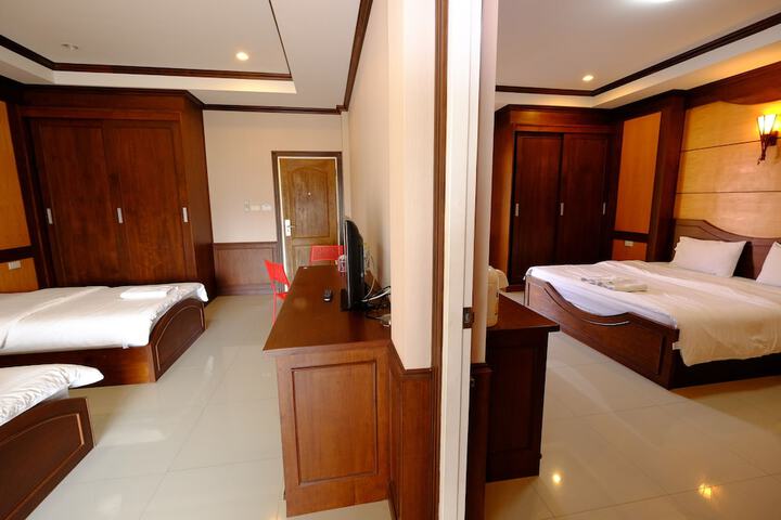 Room 21 of 47