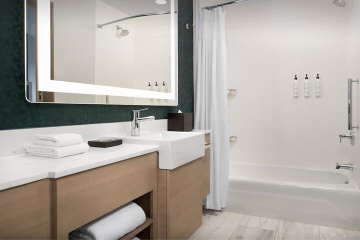 Room 27 of 54