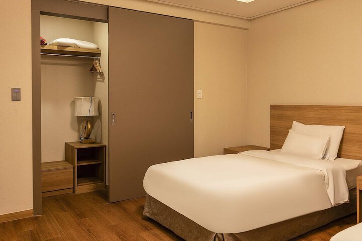 Room 16 of 37