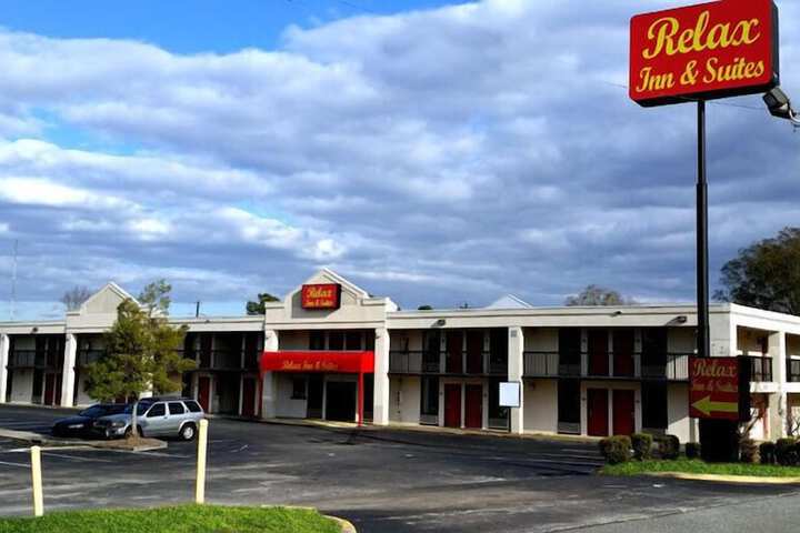 Relax Inn & Suites
