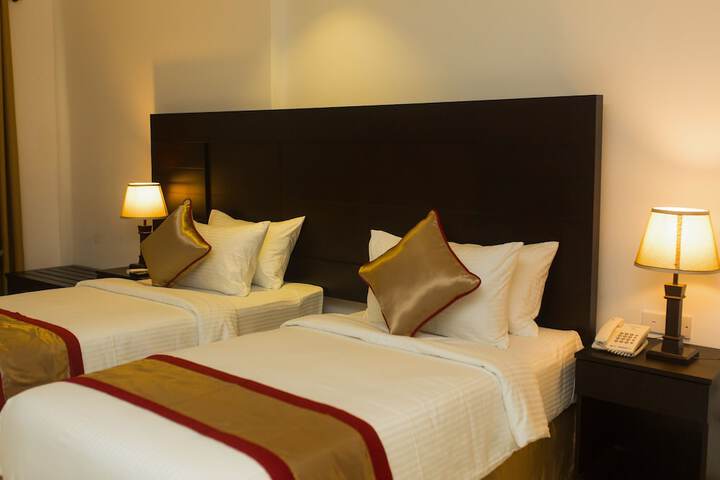 Room 14 of 28