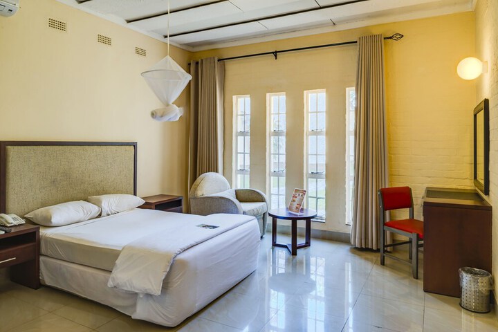 Room 10 of 34