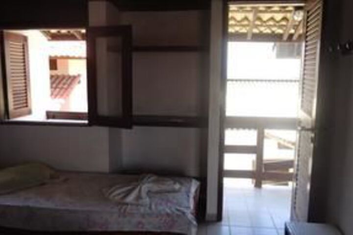 Room 12 of 36