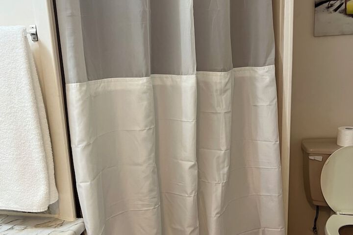 Room 25 of 43
