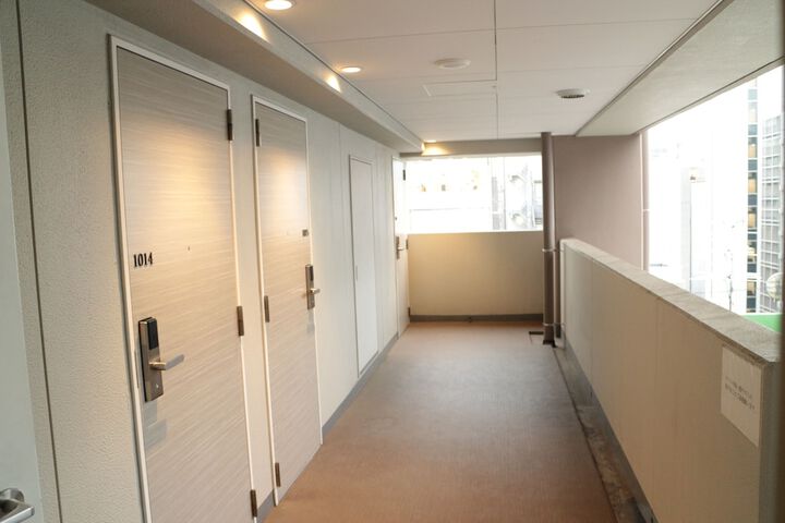 Room 4 of 32