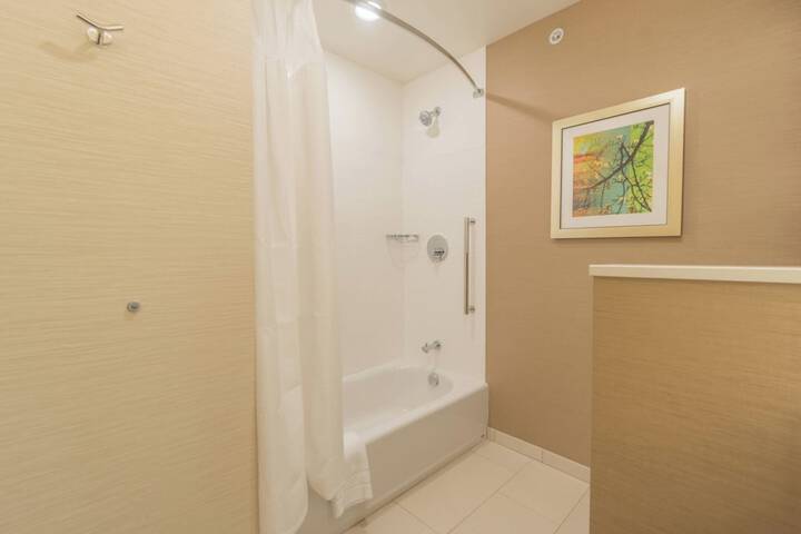 Room 10 of 25