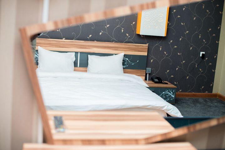Room 14 of 18