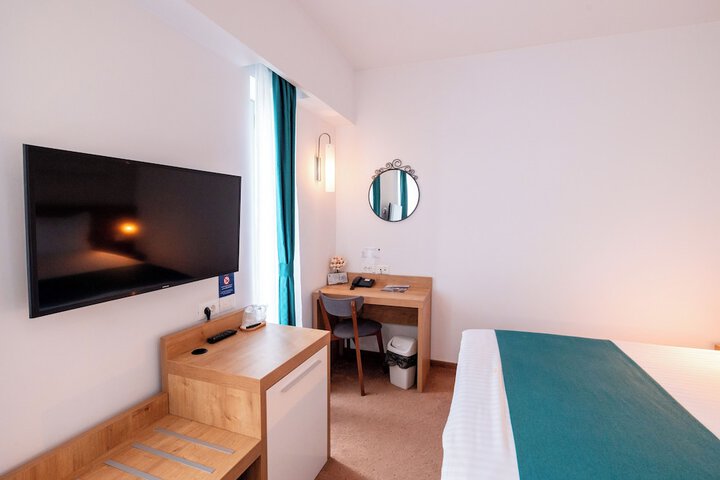 Room 35 of 74