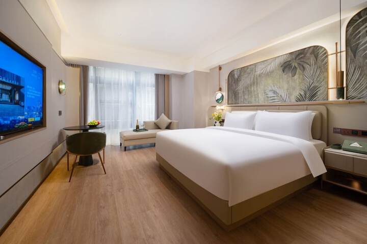 Room 3 of 8