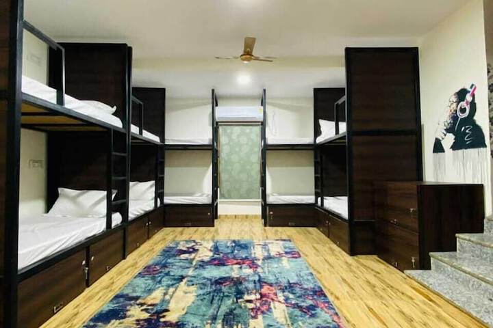 Room 8 of 23
