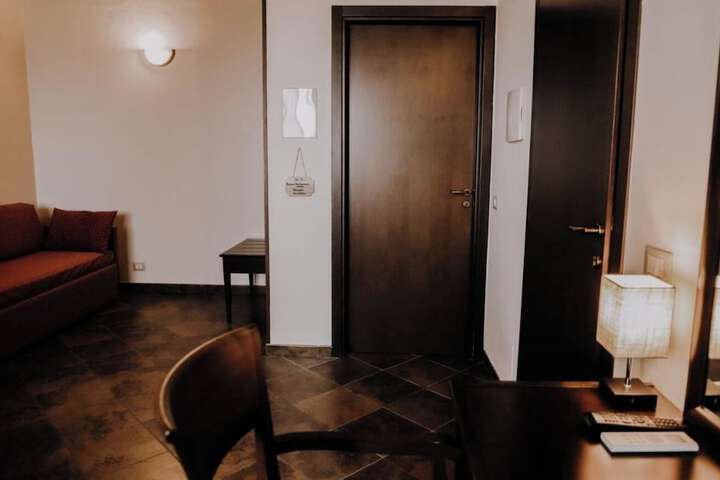 Room 18 of 50