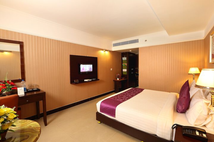 Room 18 of 53