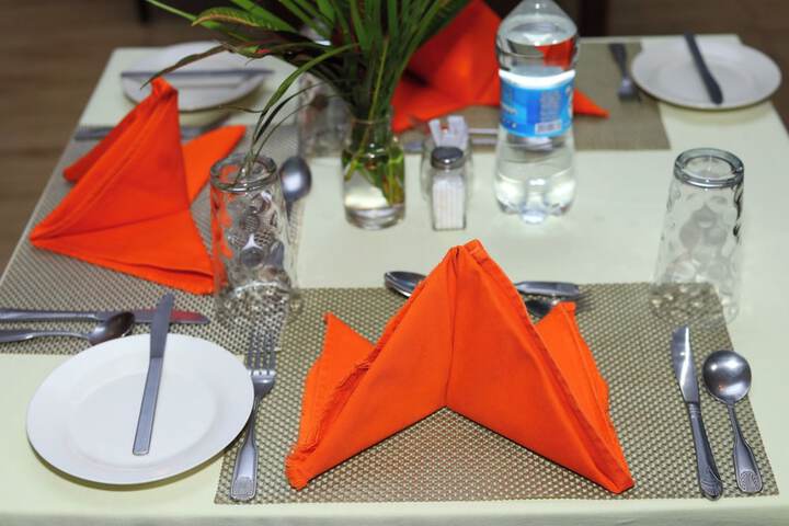 Dining 22 of 37