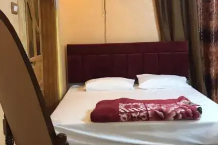 Room 2 of 4
