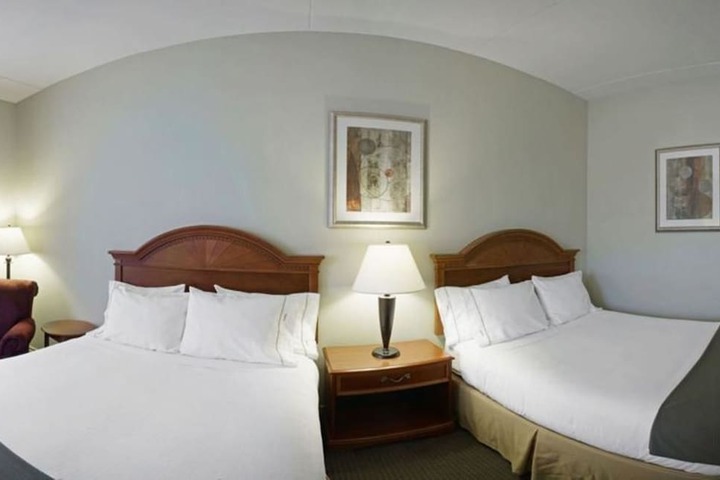 Room 8 of 30