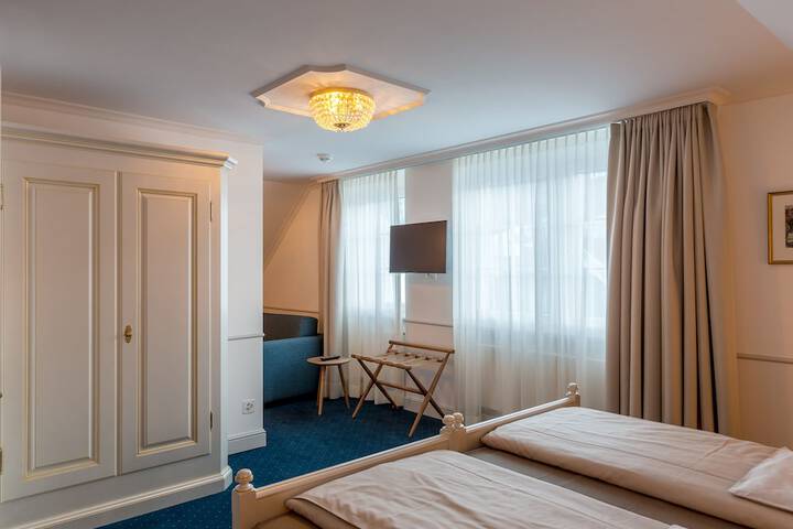 Room 11 of 49