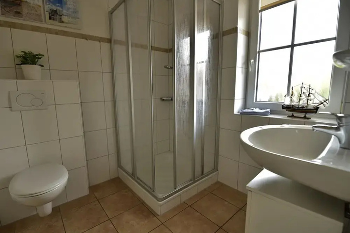 Room 5 of 13