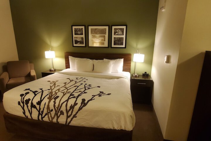 Room 7 of 35