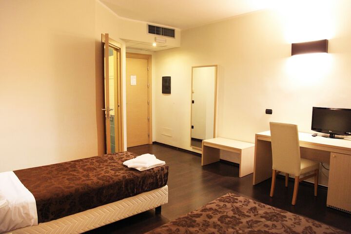 Room 25 of 65