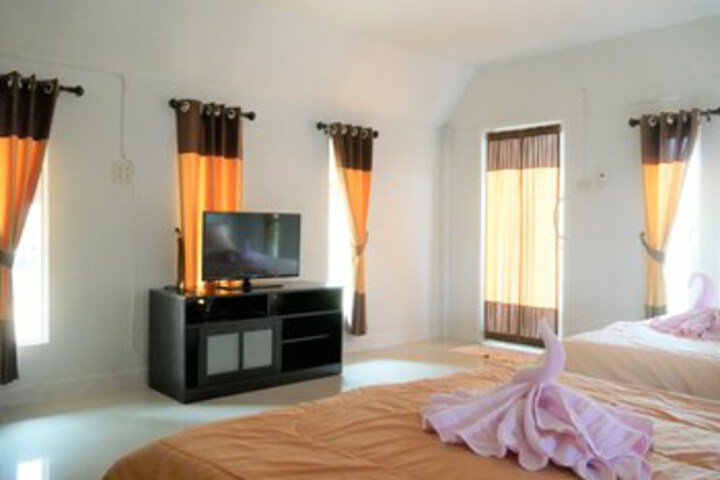Room 32 of 42
