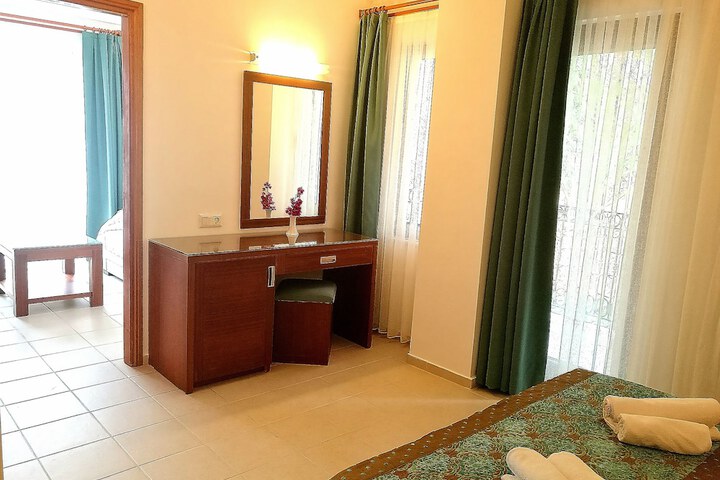 Room 12 of 112