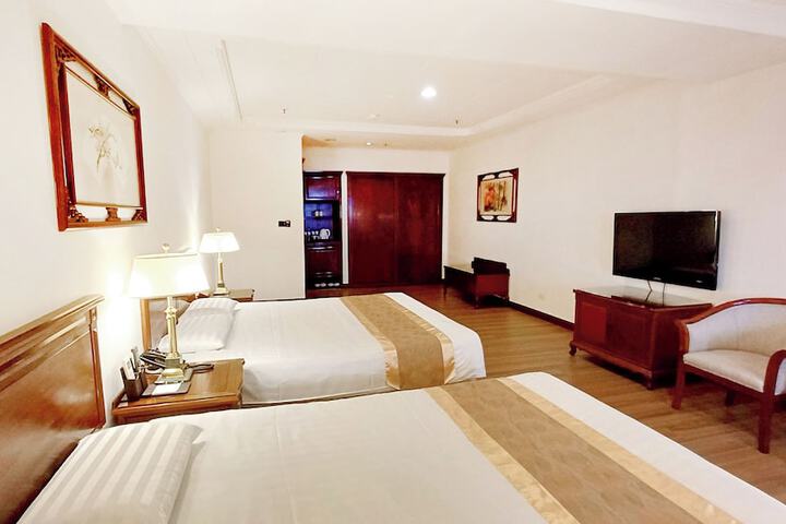 Room 12 of 46
