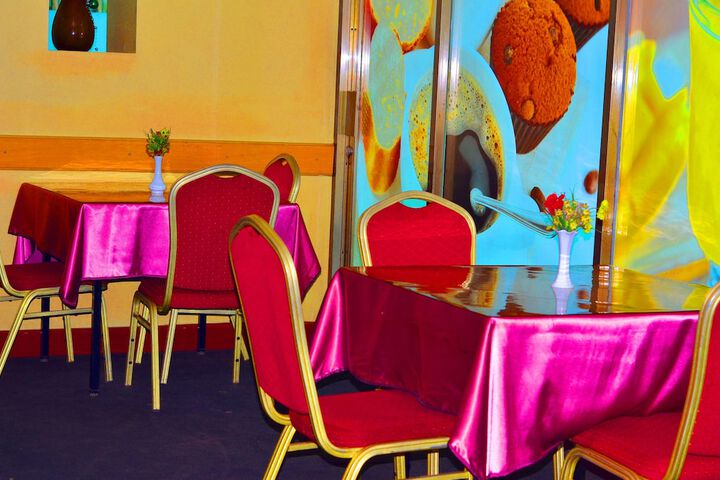 Dining 25 of 34