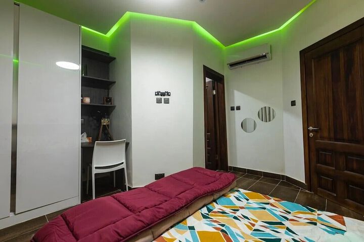 Room 9 of 67