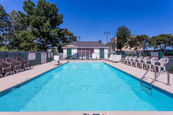 Pool 17 of 18