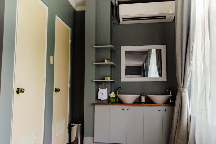 Room 11 of 42