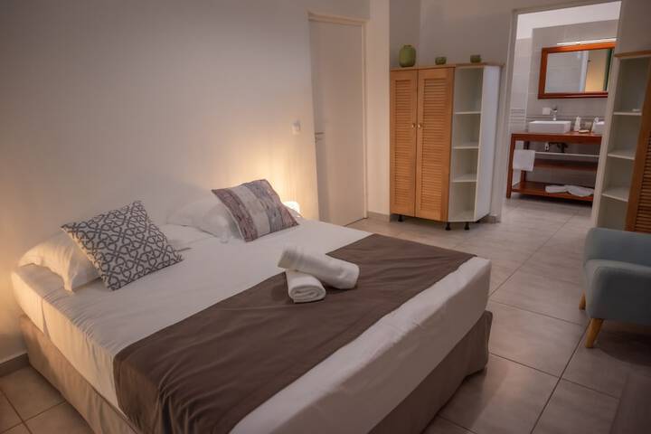 Room 8 of 72