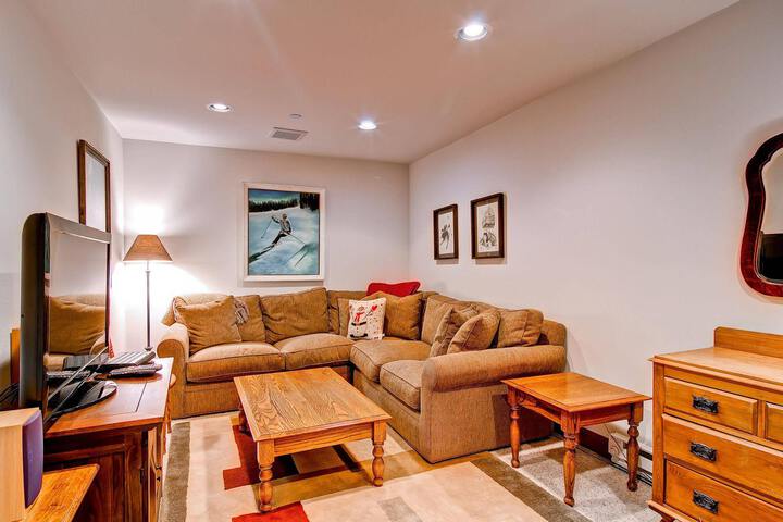 Room 4 of 10