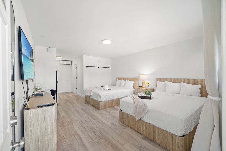 Room 35 of 74
