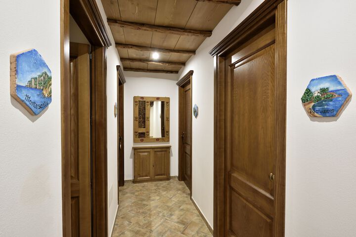 Ballroom/Hall 16 of 19