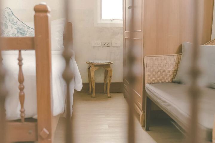 Room 40 of 93