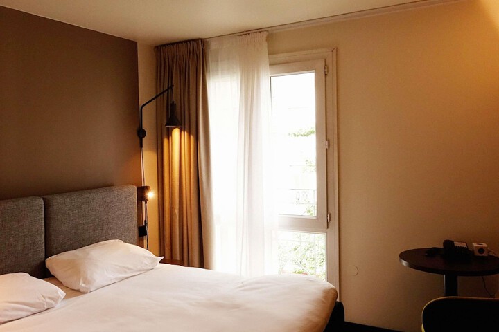 Room 3 of 43