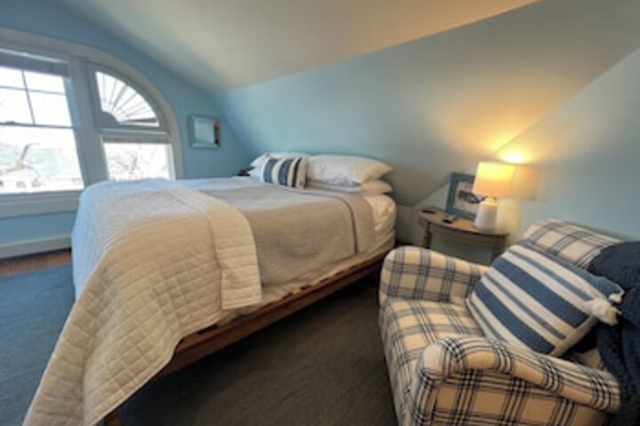 Room 70 of 297