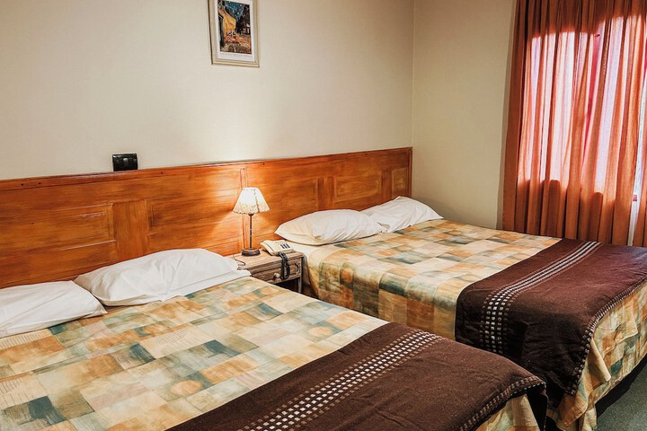 Room 27 of 90