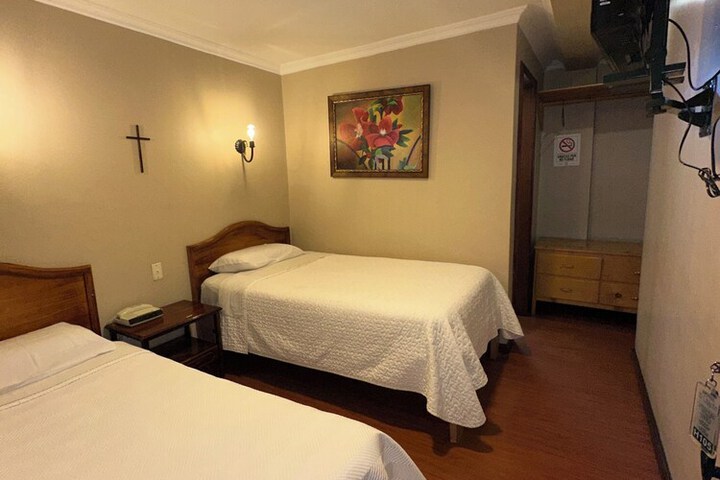 Room 40 of 132