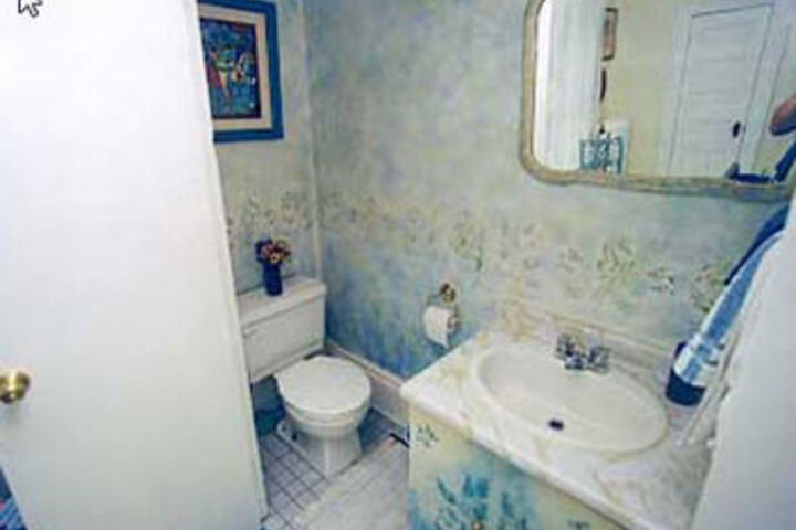 Room 2 of 8