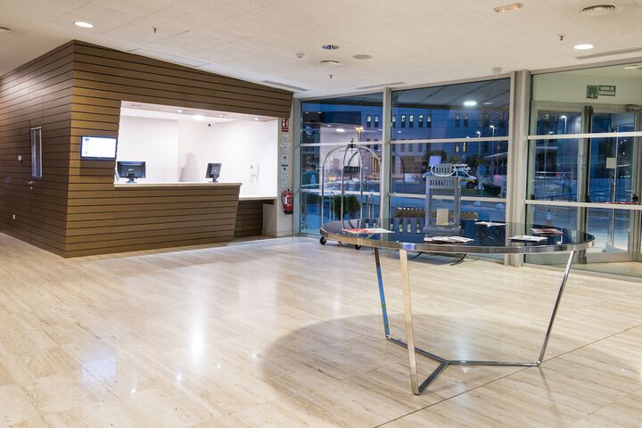 Check-in/check-out kiosk