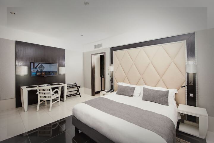 Room 20 of 53