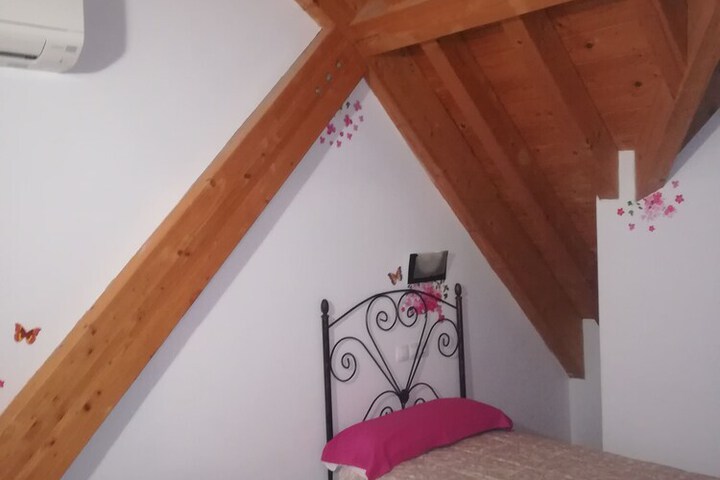 Room 9 of 40