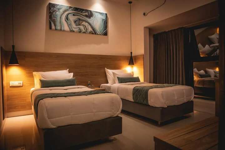 Room 7 of 34