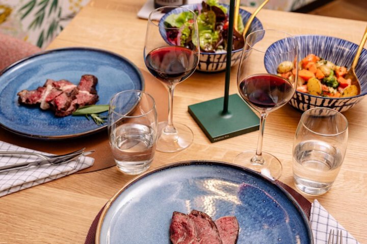 Dining 60 of 70