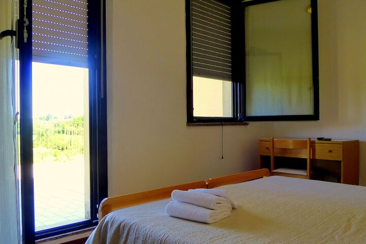 Room 10 of 24