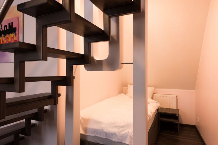 Room 7 of 38