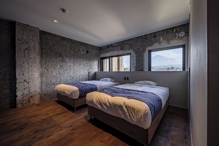 Room 16 of 49